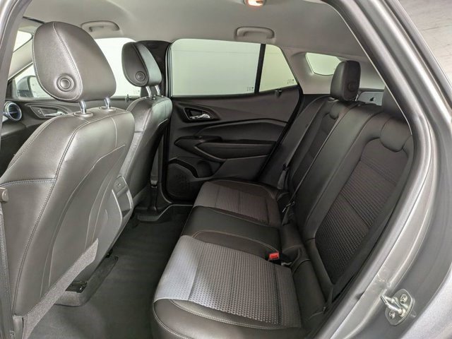 Certified 2025 Chevrolet Trax LT w/ LT Convenience Package FWD image 29