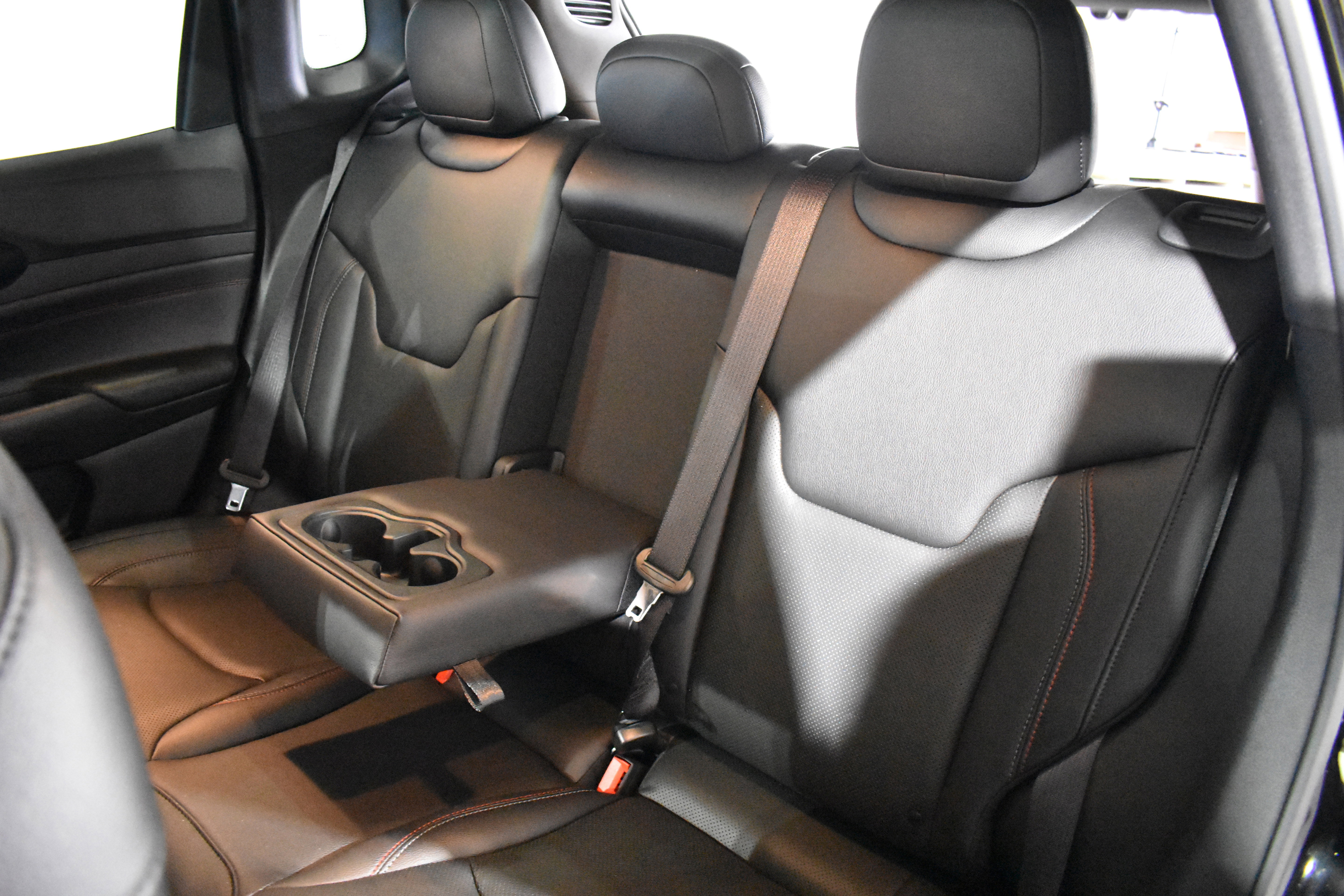 Used 2025 Jeep Compass Trailhawk w/ Trailhawk Elite Group image 27