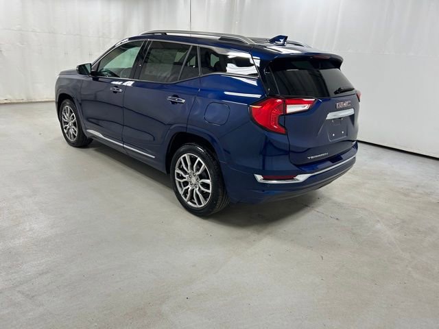 Used 2023 GMC Terrain Denali w/ Denali Premium Package image 7