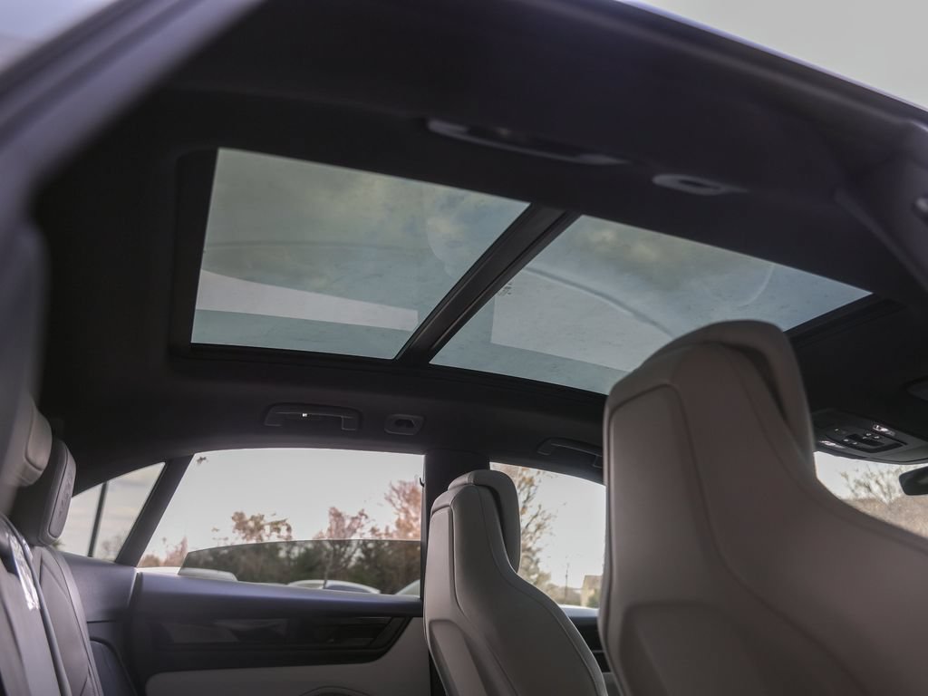 New 2026 Porsche Macan Electric RWD image 35