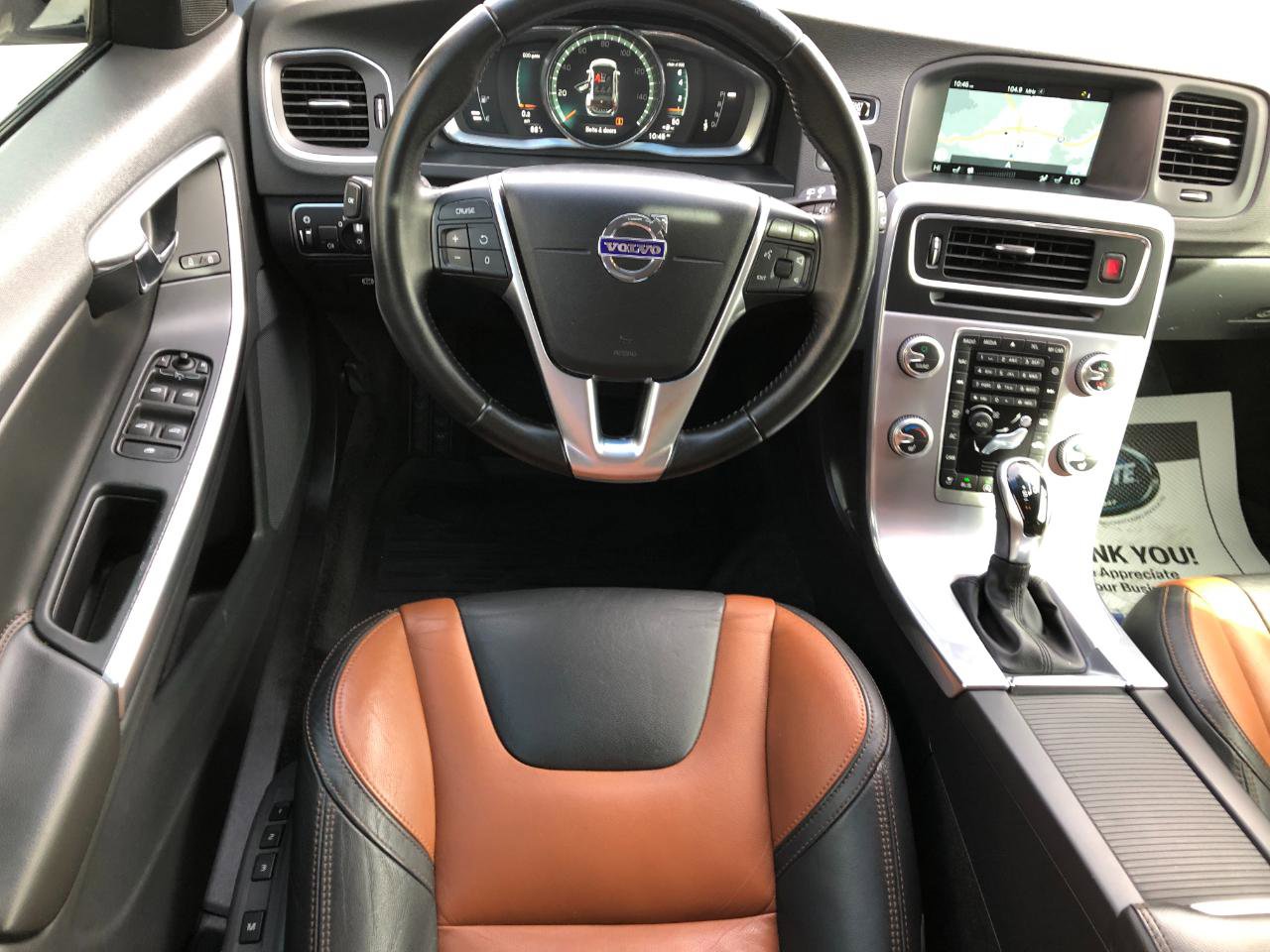 Used 2017 Volvo V60 T5 Cross Country w/ Convenience Package image 9