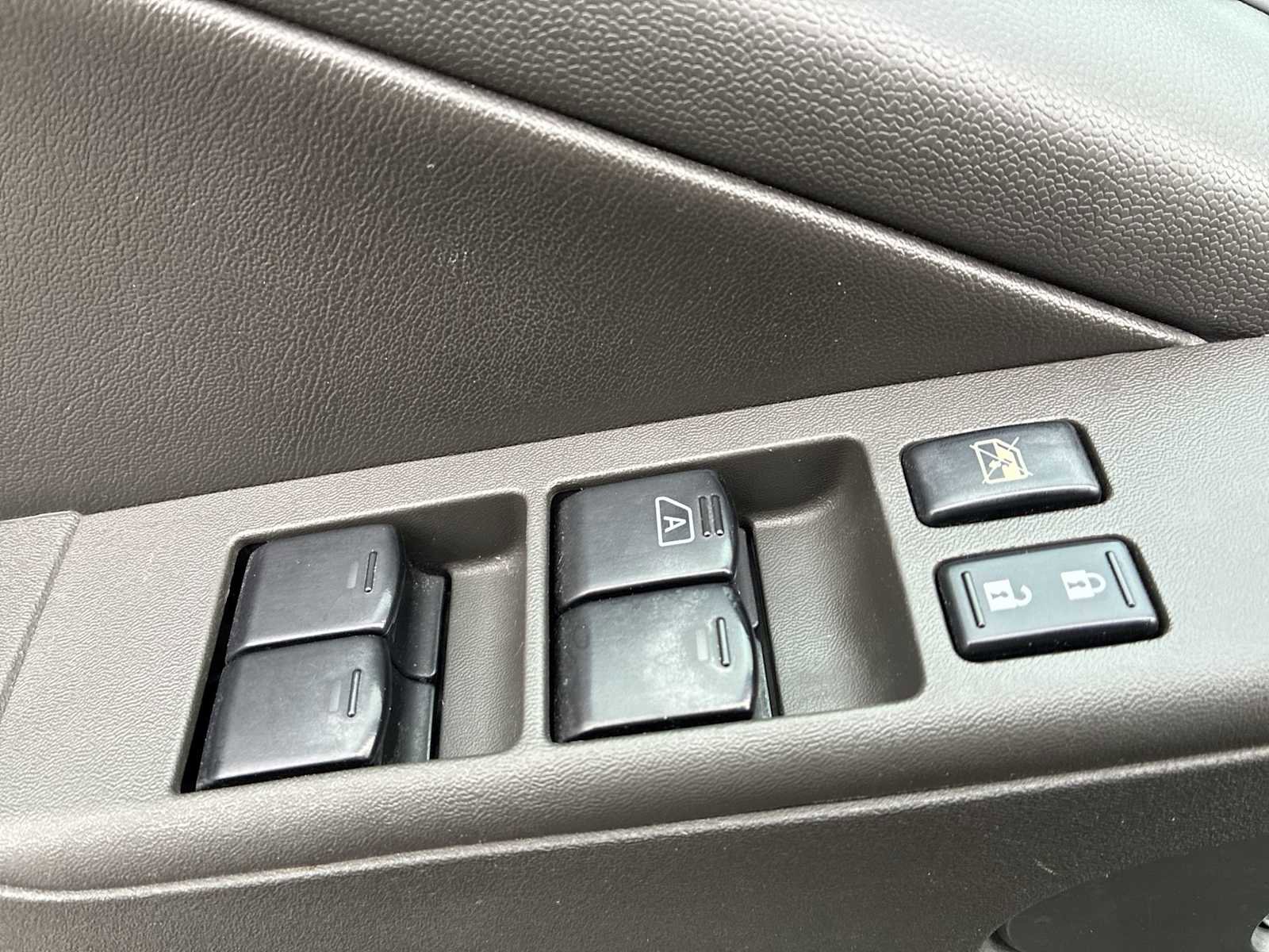 Used 2020 Nissan Frontier PRO-4X w/ Pro-4x Utility Package image 15