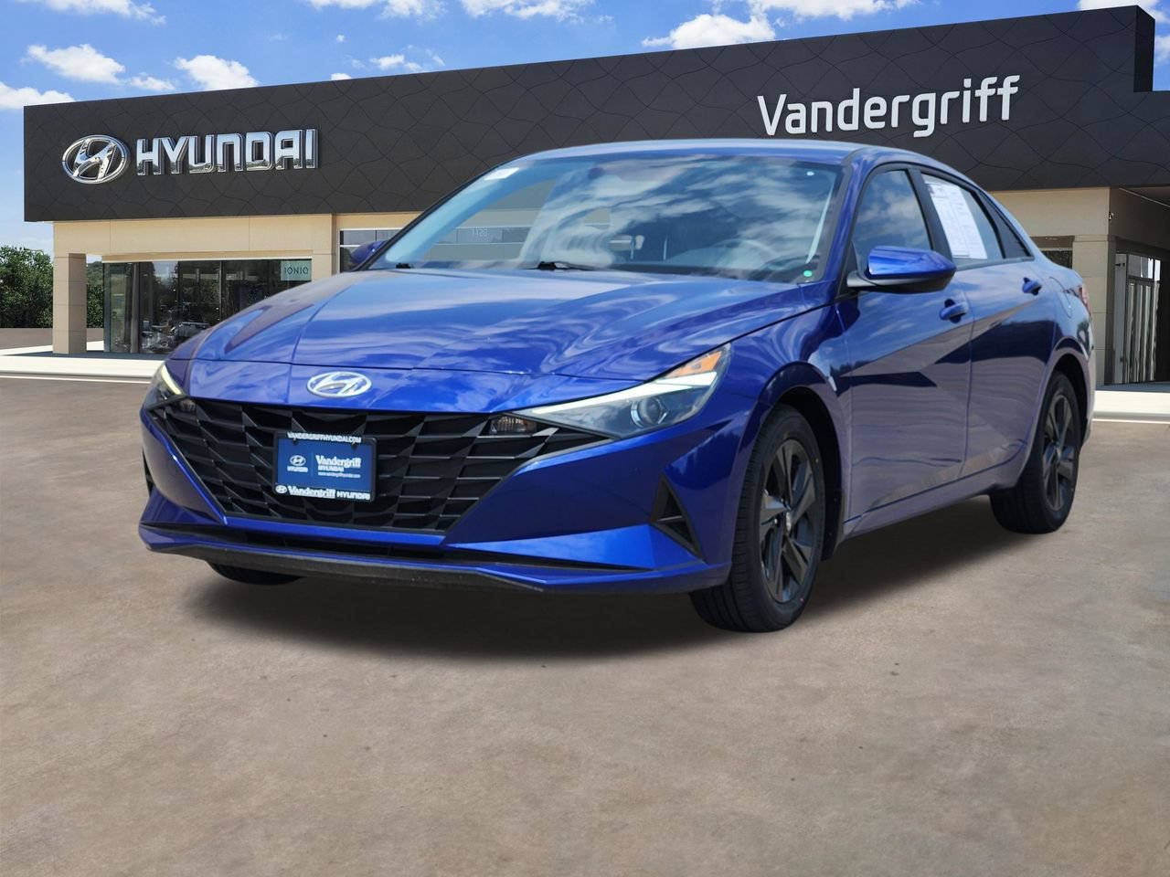 Used 2023 Hyundai Elantra SEL FWD image 2