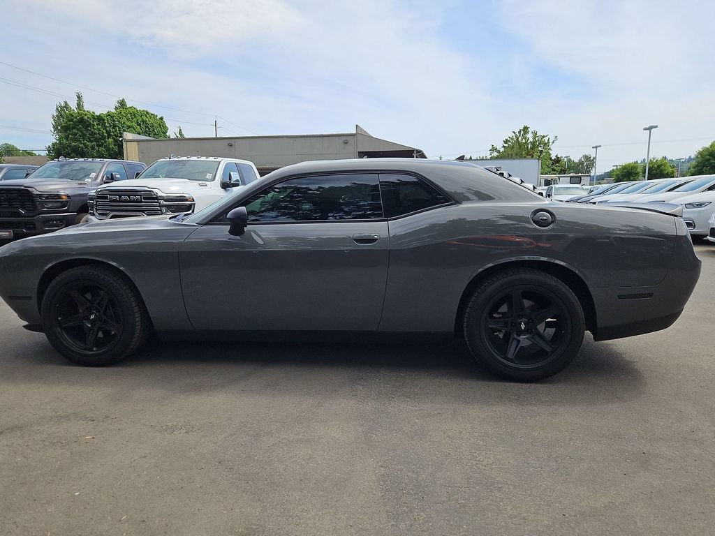 Used 2019 Dodge Challenger SXT w/ Plus Package RWD image 4