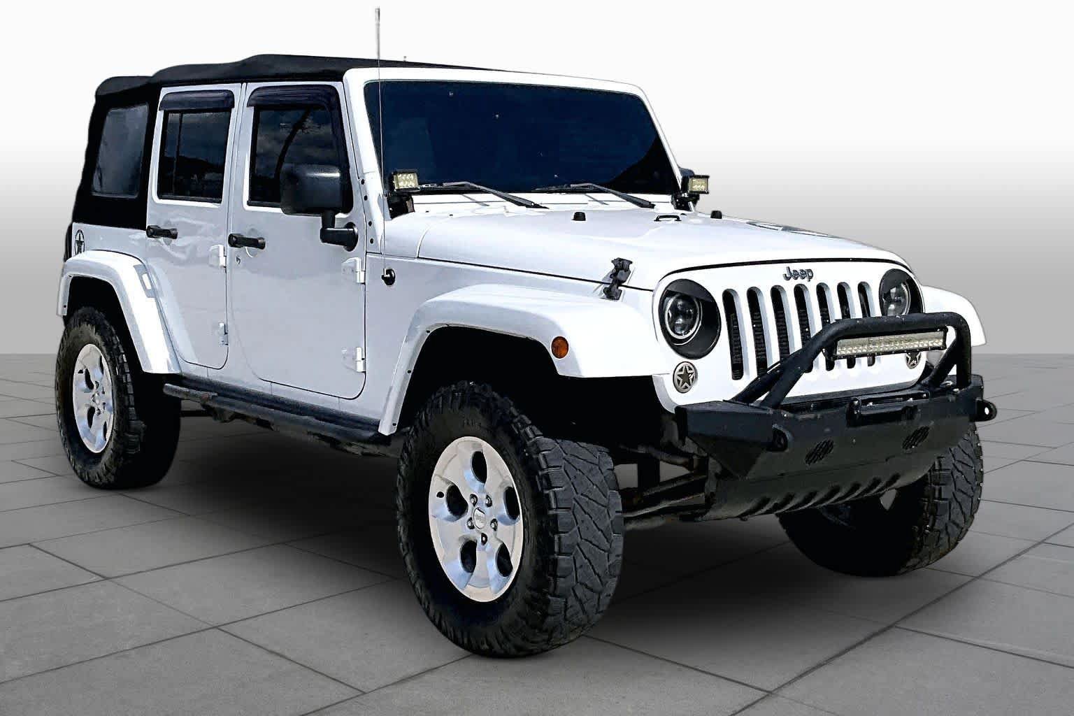 Used 2014 Jeep Wrangler Unlimited Sahara w/ Dual Top Group AWD/4WD image 2