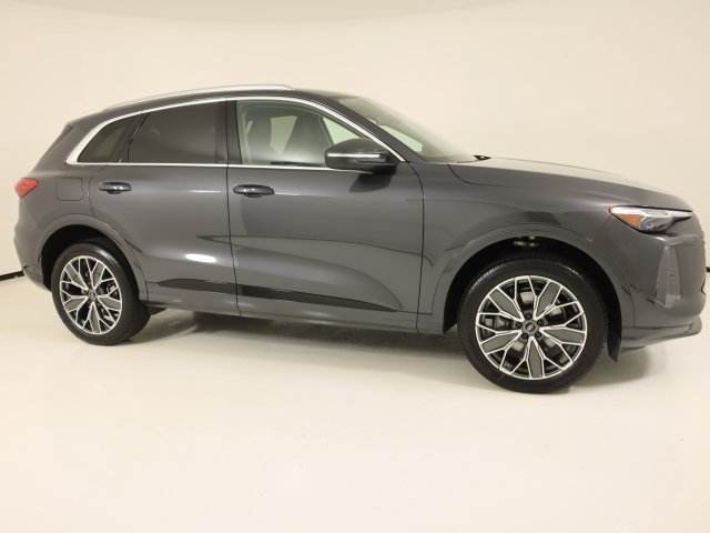 Used 2025 Audi Q5 Premium Plus AWD/4WD image 6