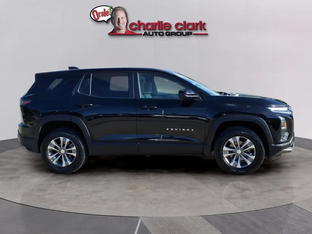 Used 2026 Chevrolet Equinox LT w/ Convenience Package II FWD image 7
