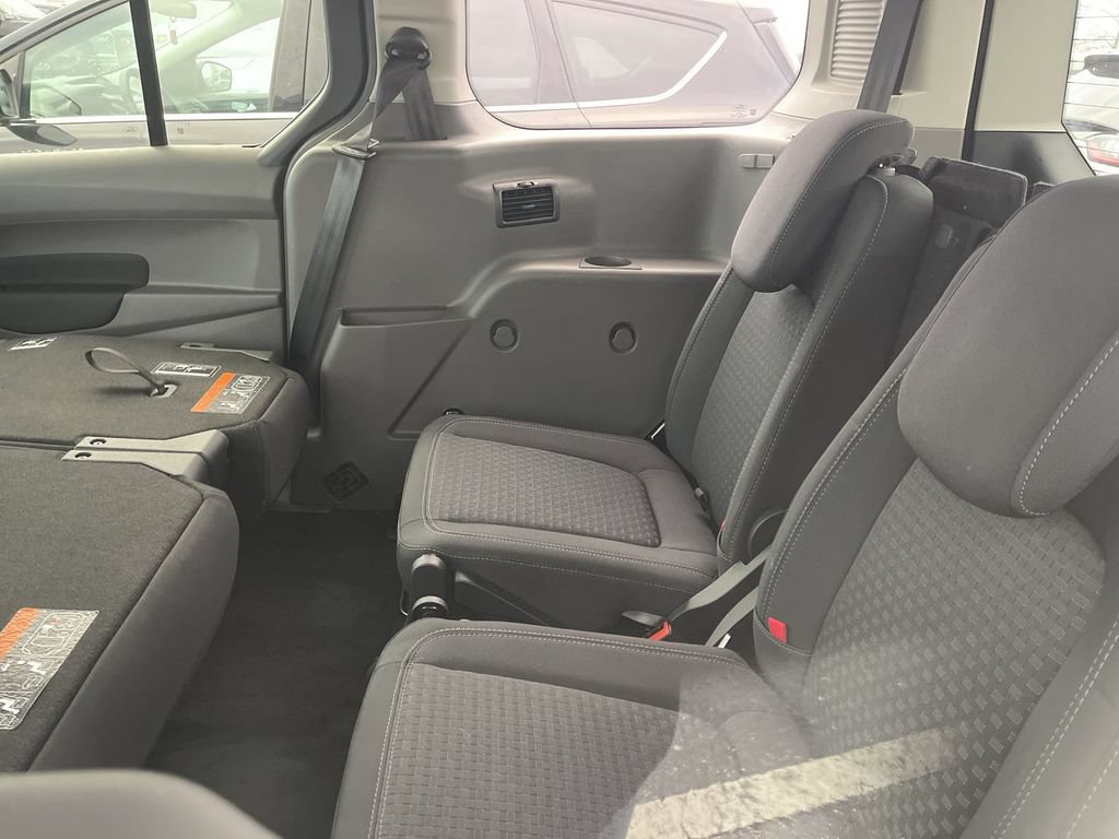 Used 2023 Ford Transit Connect XLT FWD image 4