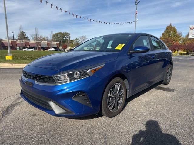 Used 2023 Kia Forte LXS image 3