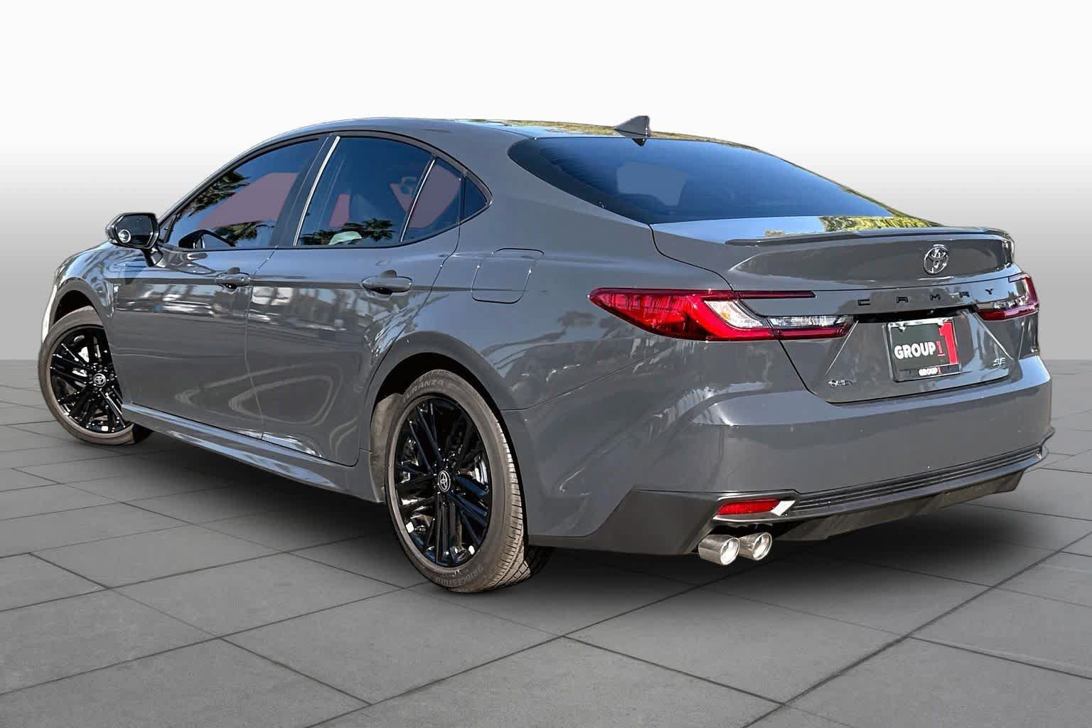 Used 2026 Toyota Camry SE FWD image 11