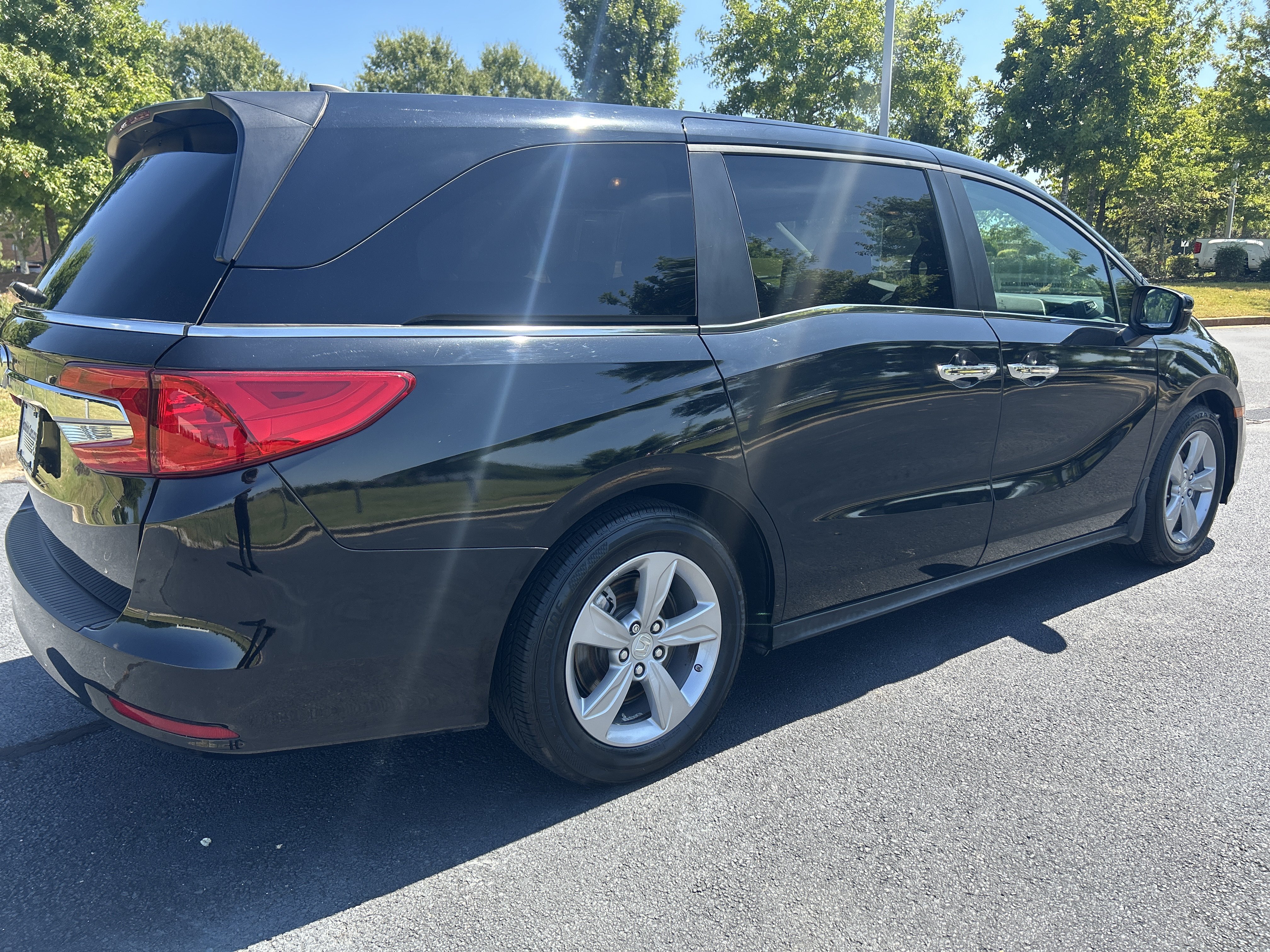 Used 2018 Honda Odyssey EX image 9