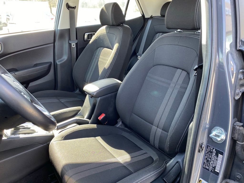 Used 2024 Hyundai Venue SEL image 21