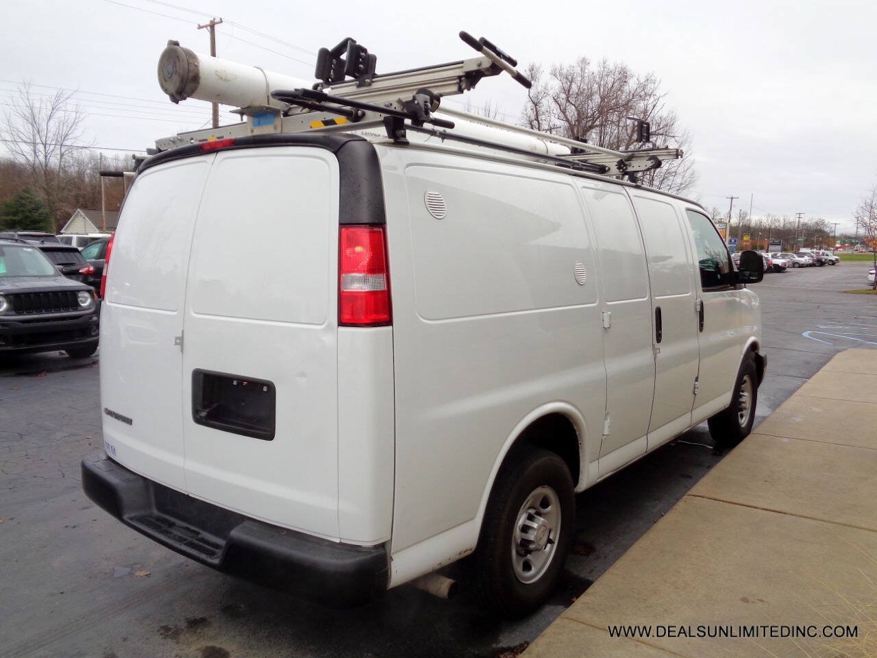Used 2019 Chevrolet Express 2500 w/ Driver Convenience Package RWD image 3