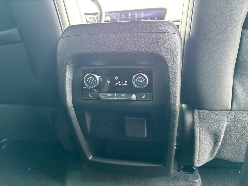 Used 2026 Buick Enclave Avenir w/ Super Cruise Package FWD image 21
