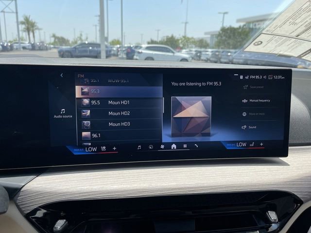 Used 2025 BMW 330i Sedan w/ Premium Package image 21