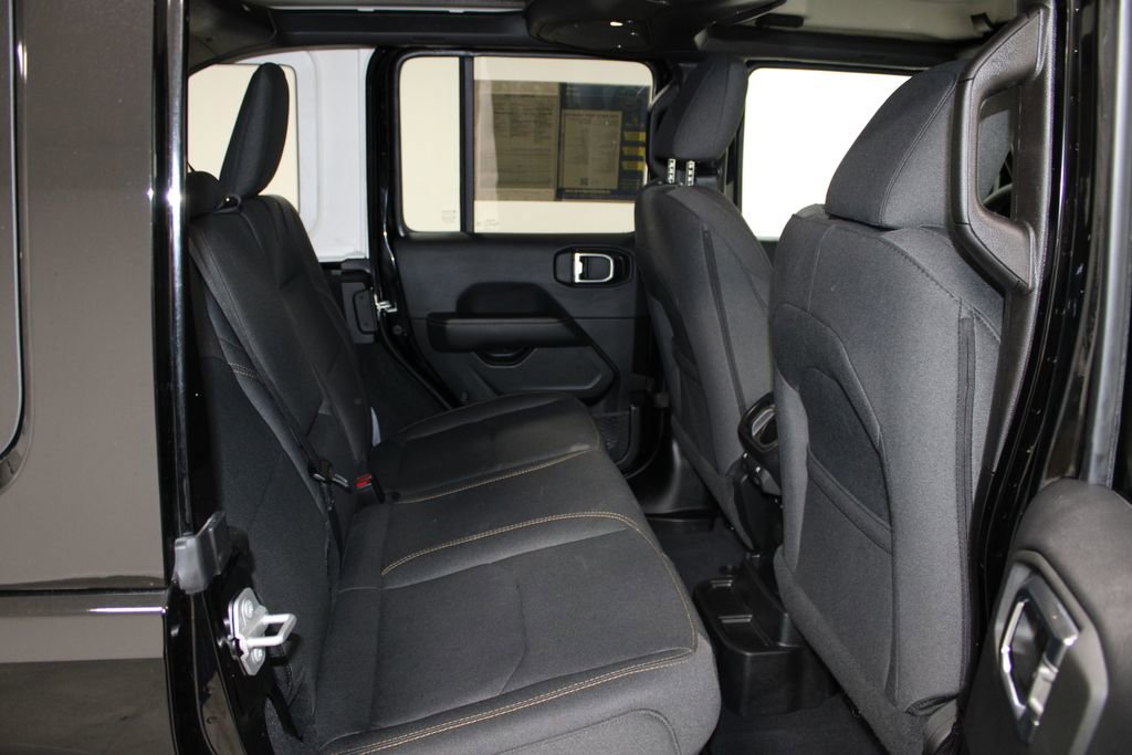 Used 2025 Jeep Wrangler Sahara 4xe image 33