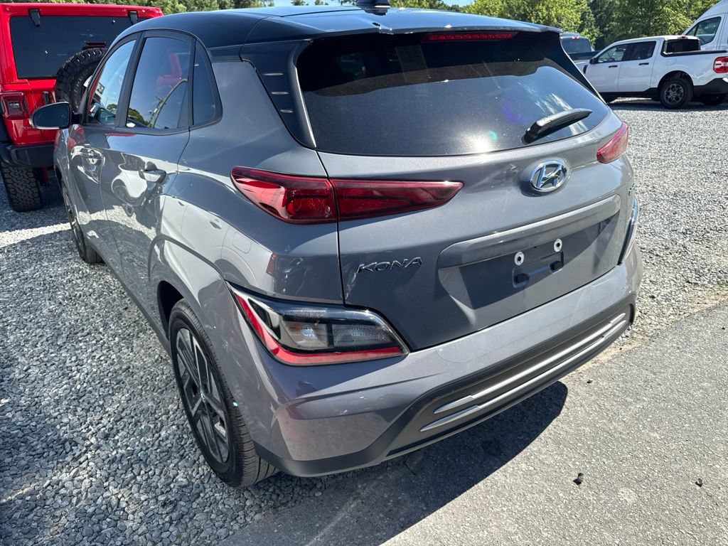 Used 2023 Hyundai Kona SE w/ Cargo Package FWD image 4