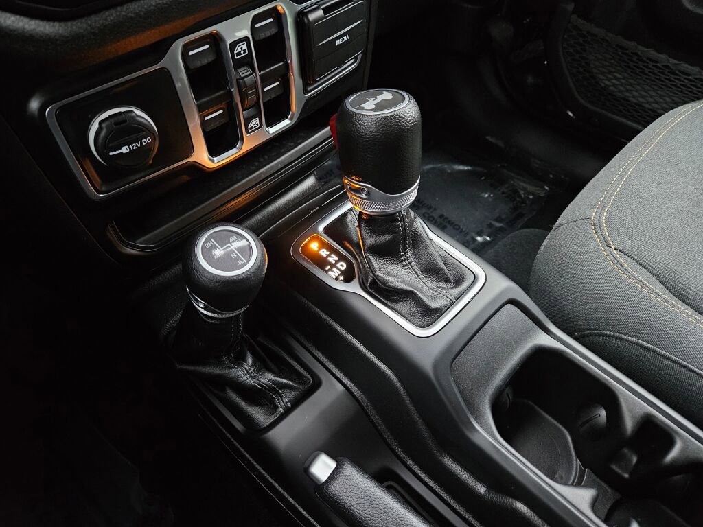 Used 2024 Jeep Wrangler Unlimited image 25