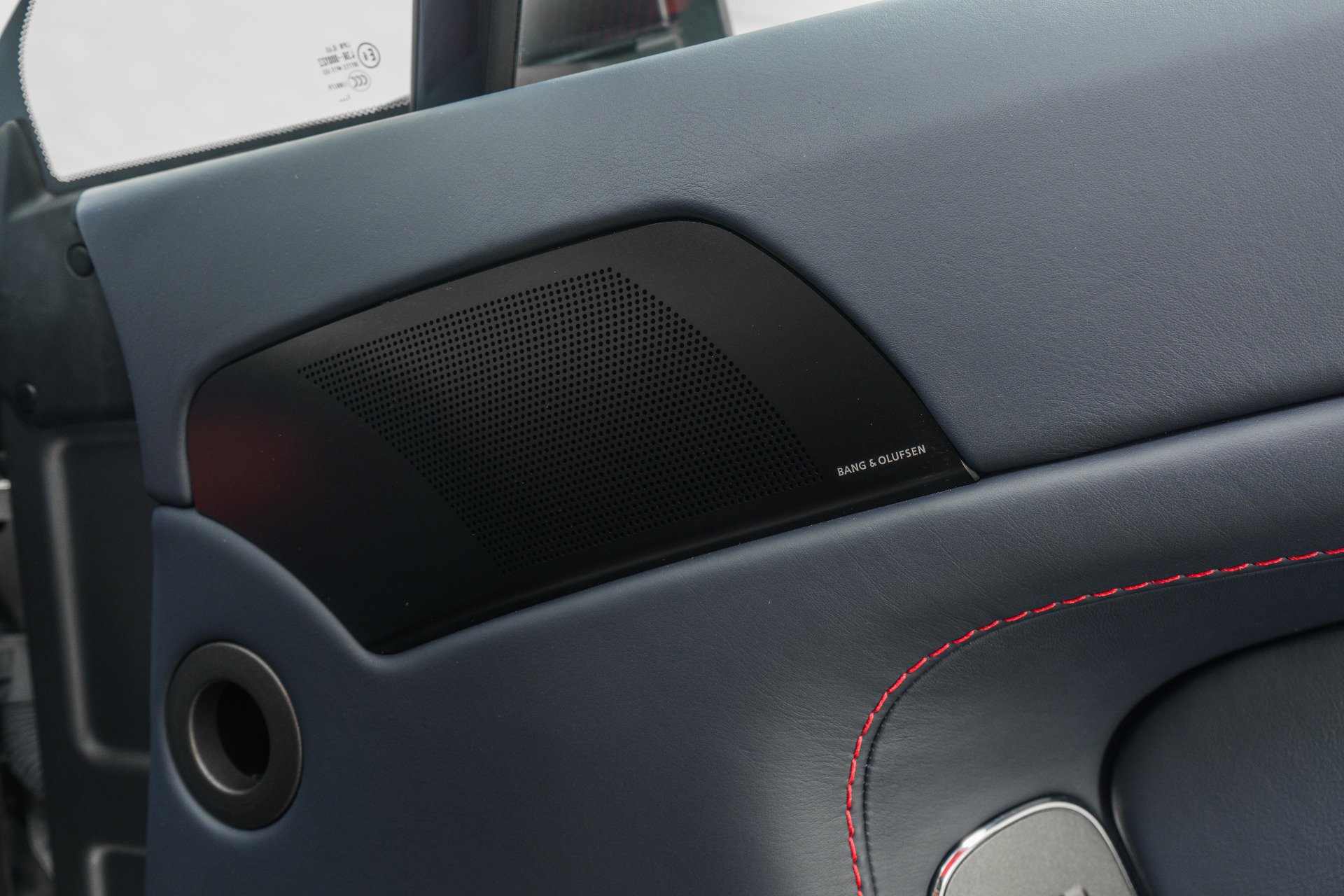 Used 2017 Aston Martin V12 Vantage S image 44