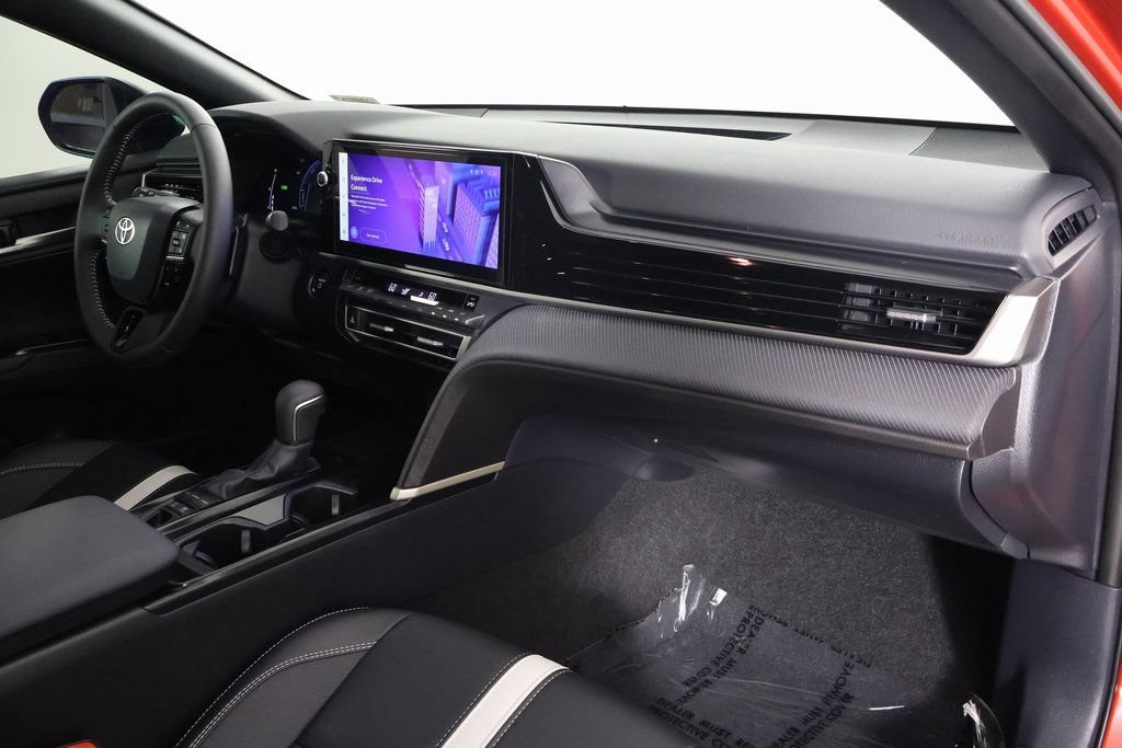Used 2026 Toyota Camry Hybrid w/ Multimedia Upgrade Package FWD image 9