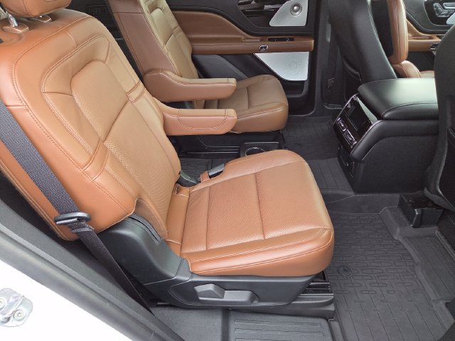 Used 2024 Lincoln Aviator Reserve w/ Equipment Group 201A AWD/4WD image 21