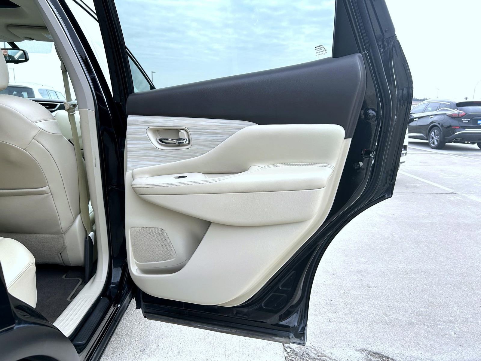 Used 2018 Nissan Murano Platinum w/ Cargo Package image 17