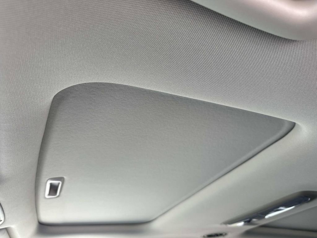 Used 2025 Kia Telluride SX w/ SX Captain's Chair Package image 20