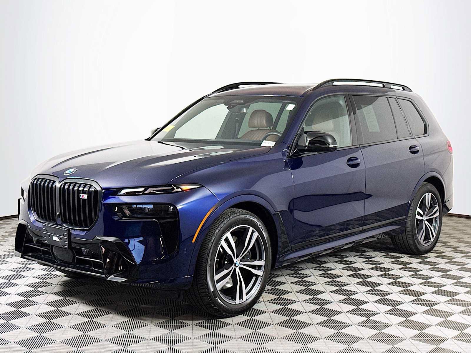Used 2026 BMW X7 M60i AWD/4WD video 1