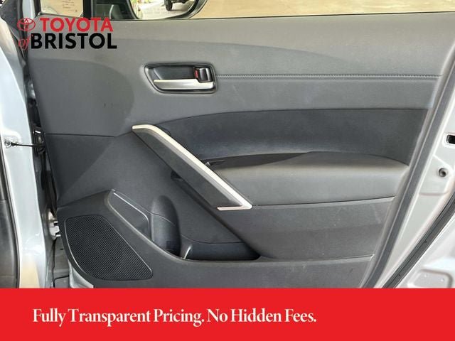 Used 2025 Toyota Corolla Cross XLE FWD image 21