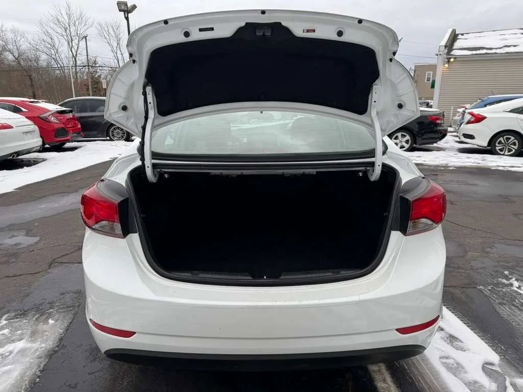 Used 2016 Hyundai Elantra Value Edition image 24