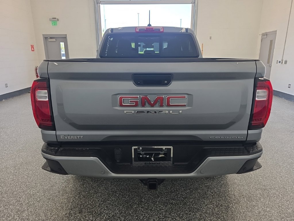 Used 2025 GMC Canyon Denali AWD/4WD image 4