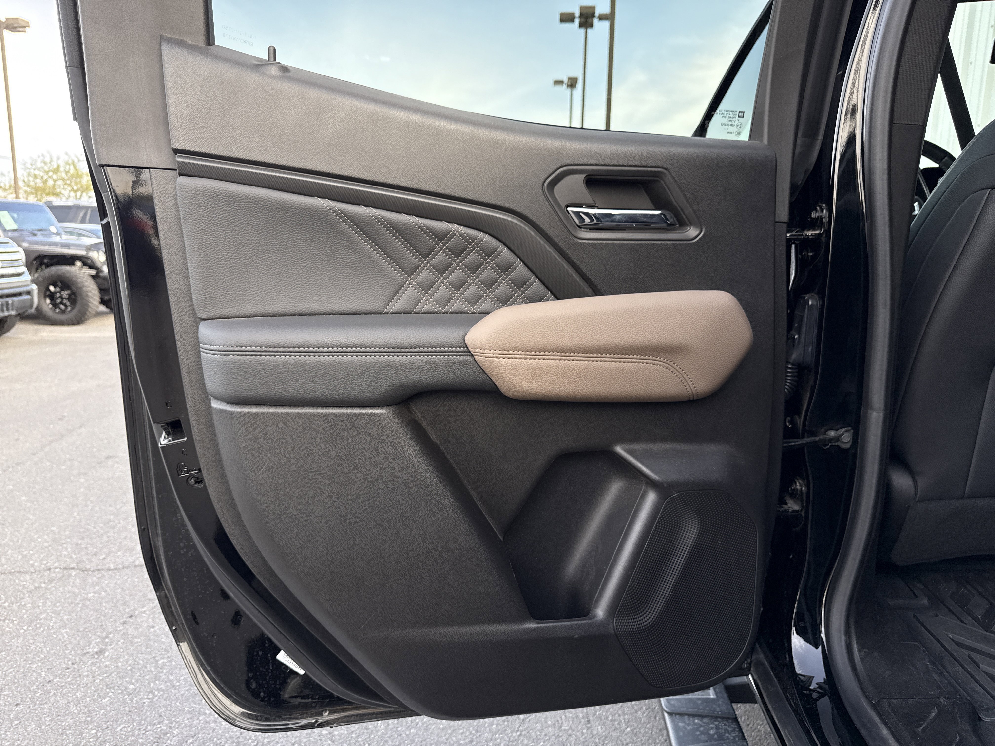 Used 2024 GMC Canyon Denali w/ LPO, Denali Black Edition image 24