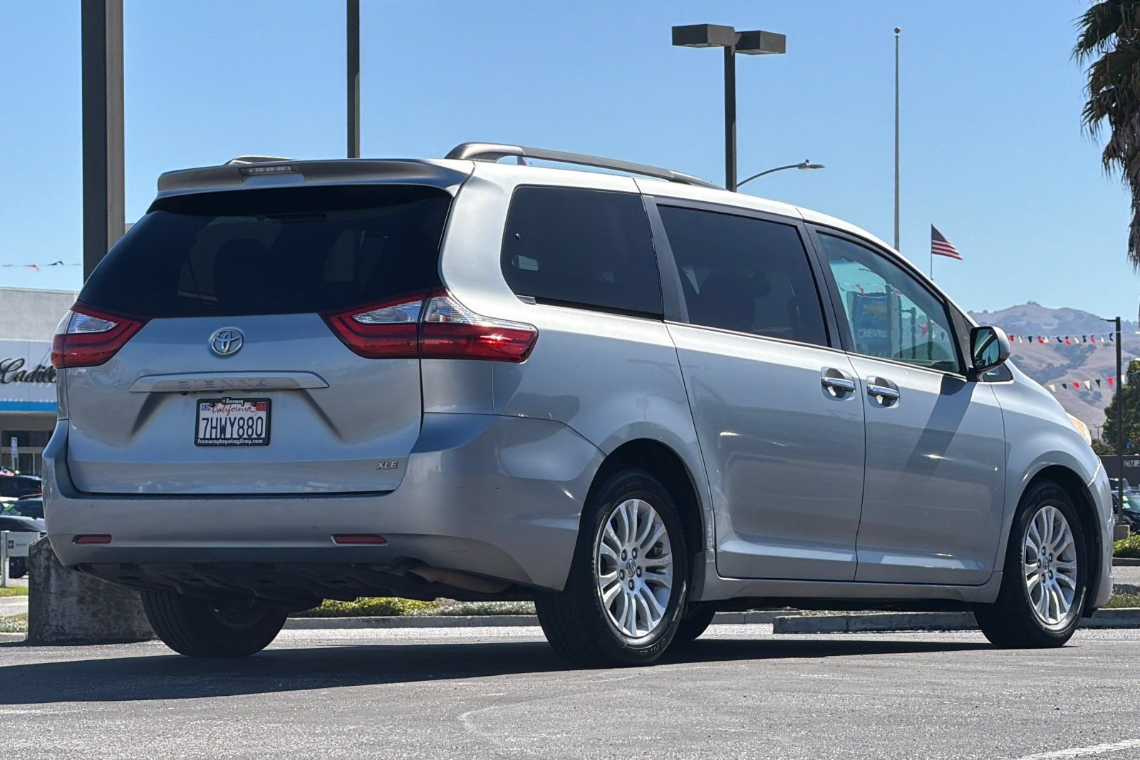 Used 2015 Toyota Sienna XLE FWD image 5