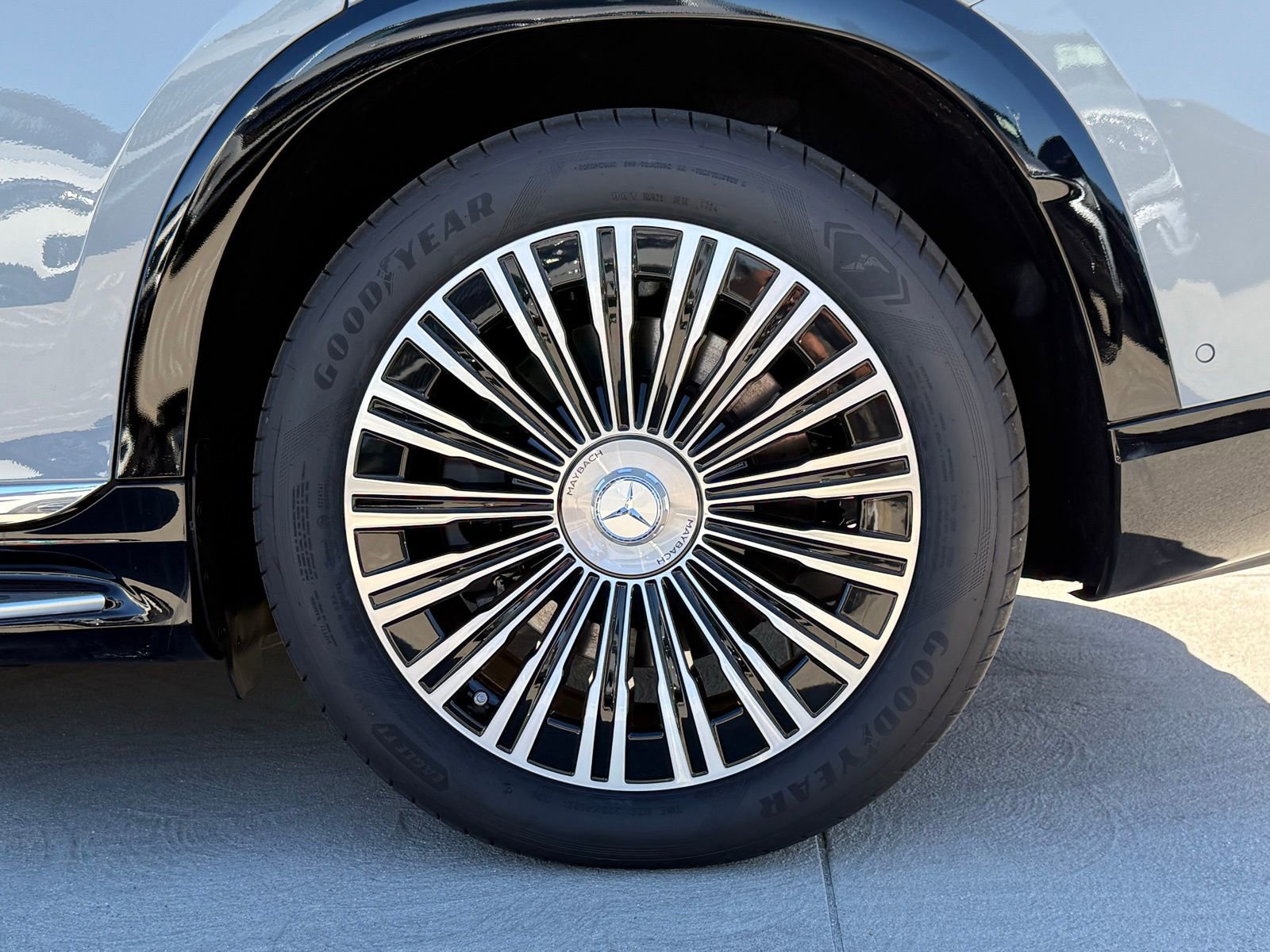 New 2025 Mercedes-Benz Maybach EQS 680 4MATIC image 14