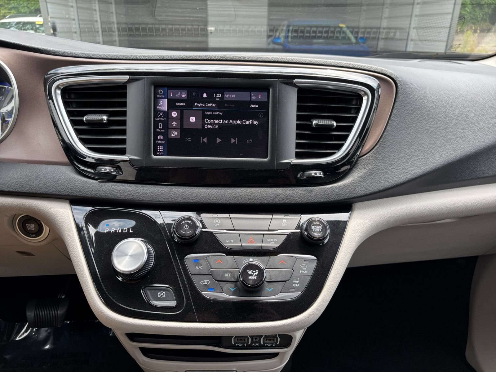 Used 2024 Chrysler Voyager LX FWD image 16