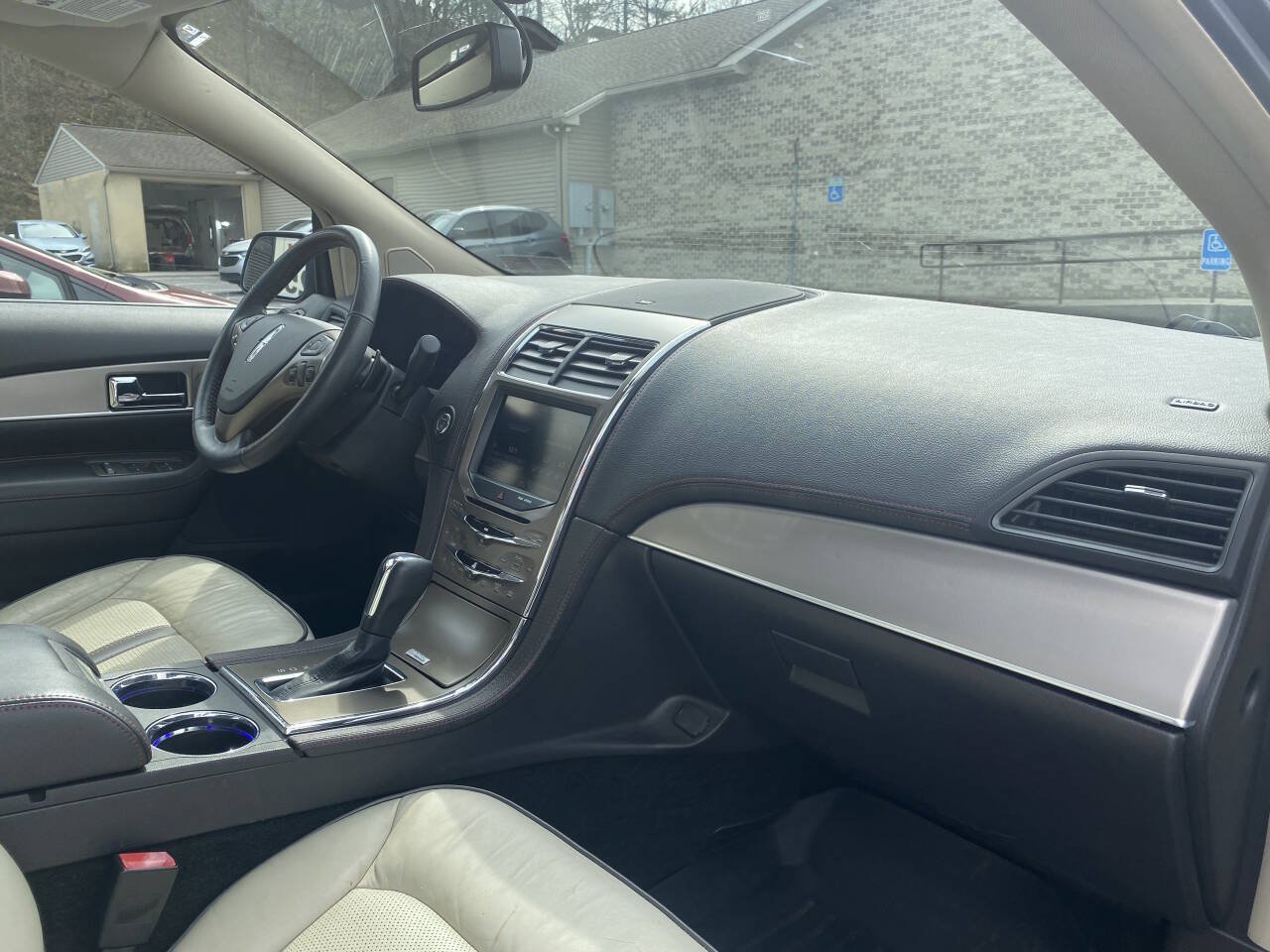Used 2014 Lincoln MKX AWD w/ Equipment Group 102A image 21
