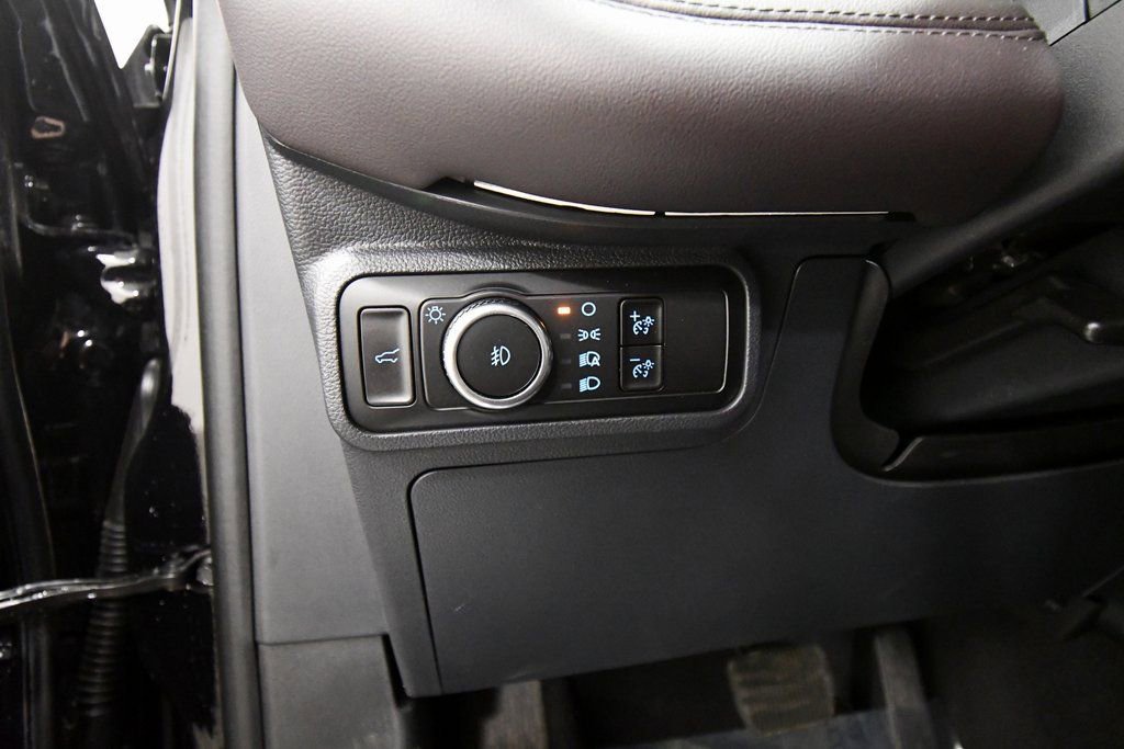 Used 2025 Ford Explorer Platinum w/ LUX Leather Package AWD/4WD image 20