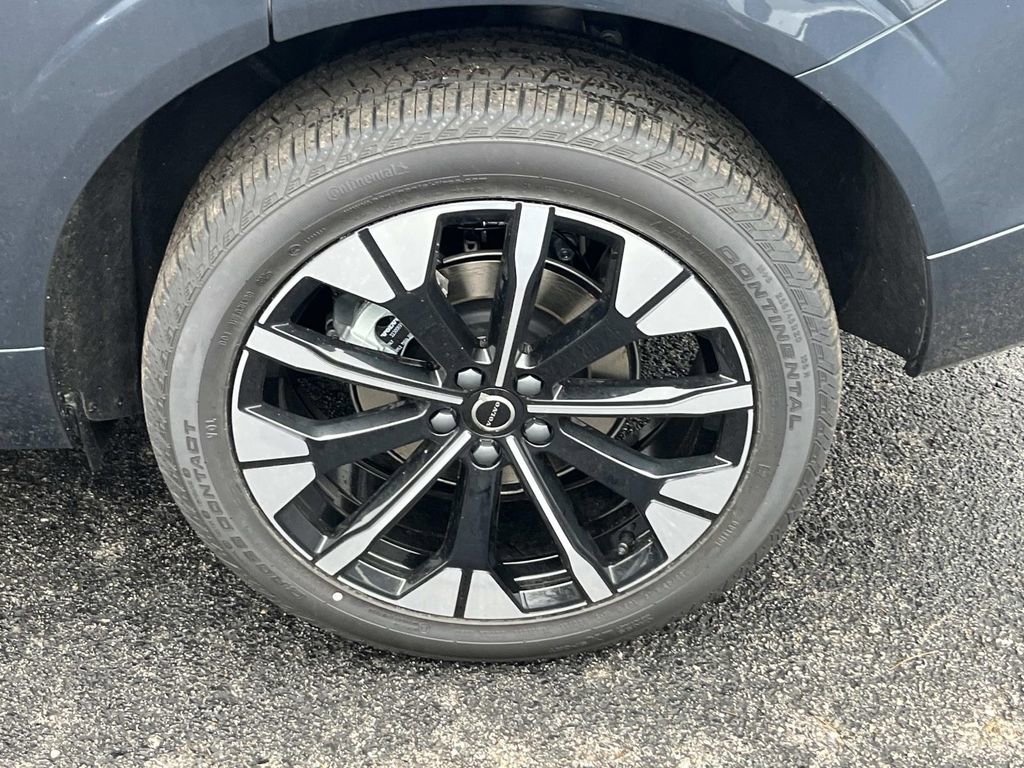 New 2026 Volvo XC60 B5 Plus w/ Climate Package image 11