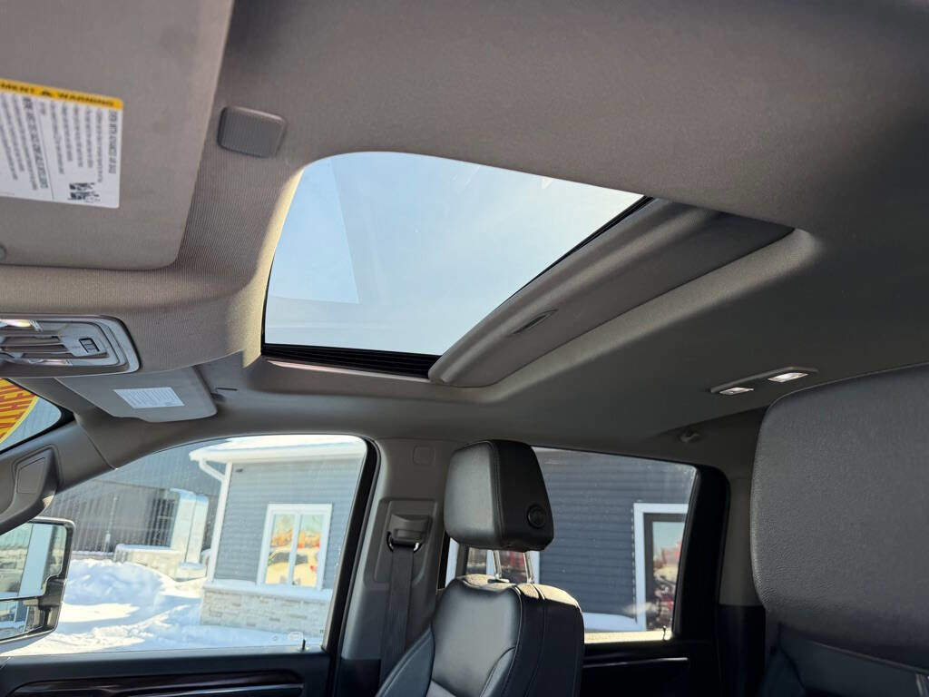 Used 2024 GMC Sierra 3500 SLT w/ SLT Premium Package image 17