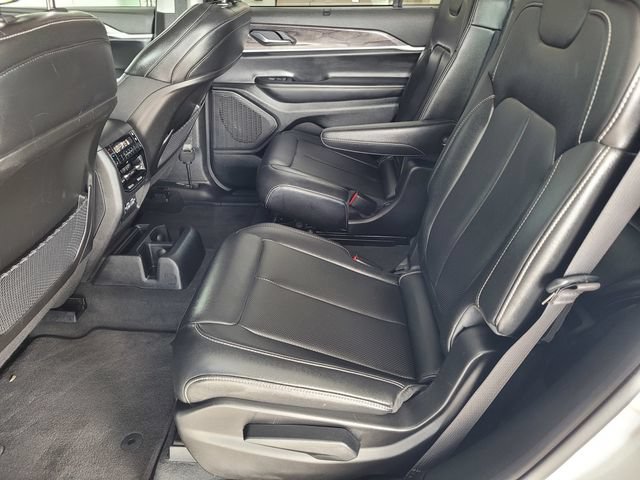 Used 2023 Jeep Grand Cherokee L Limited w/ Luxury Tech Group II AWD/4WD image 15