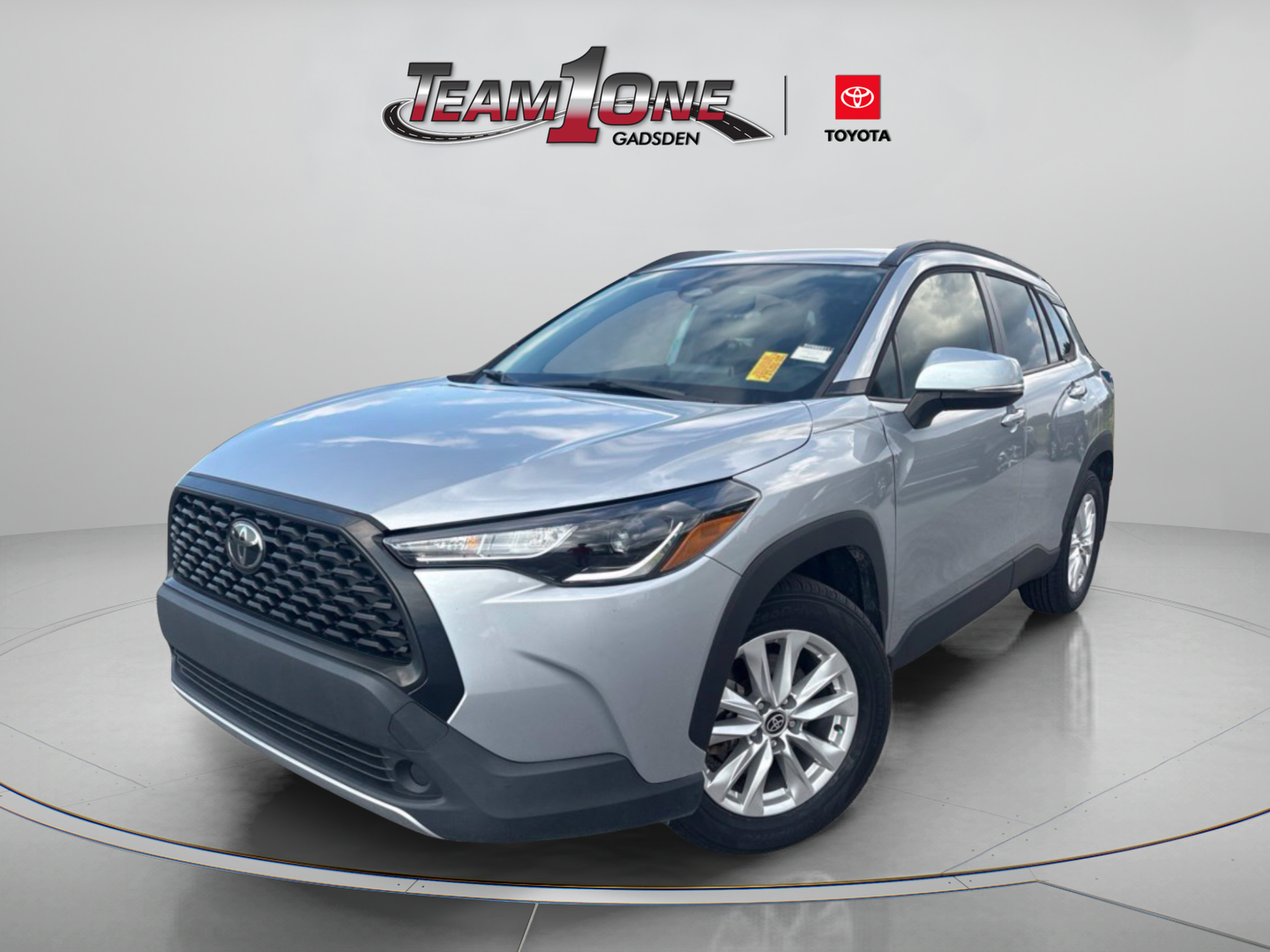Used 2024 Toyota Corolla Cross LE FWD image 4