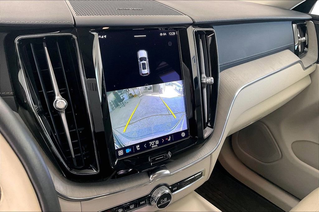 Certified 2023 Volvo XC60 B5 Ultimate w/ Climate Package image 31