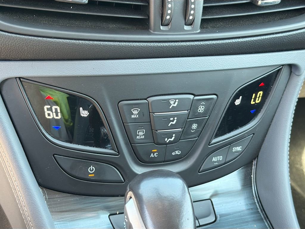 Used 2020 Buick Envision Essence AWD/4WD image 12