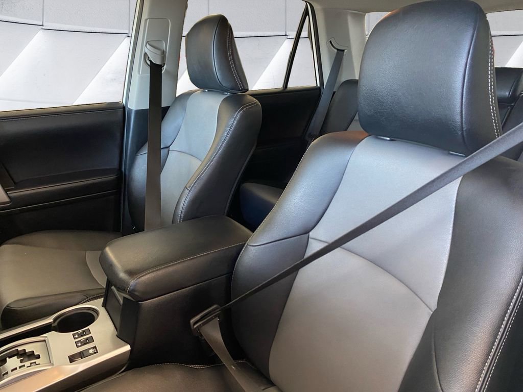 Used 2020 Toyota 4Runner SR5 Premium image 8