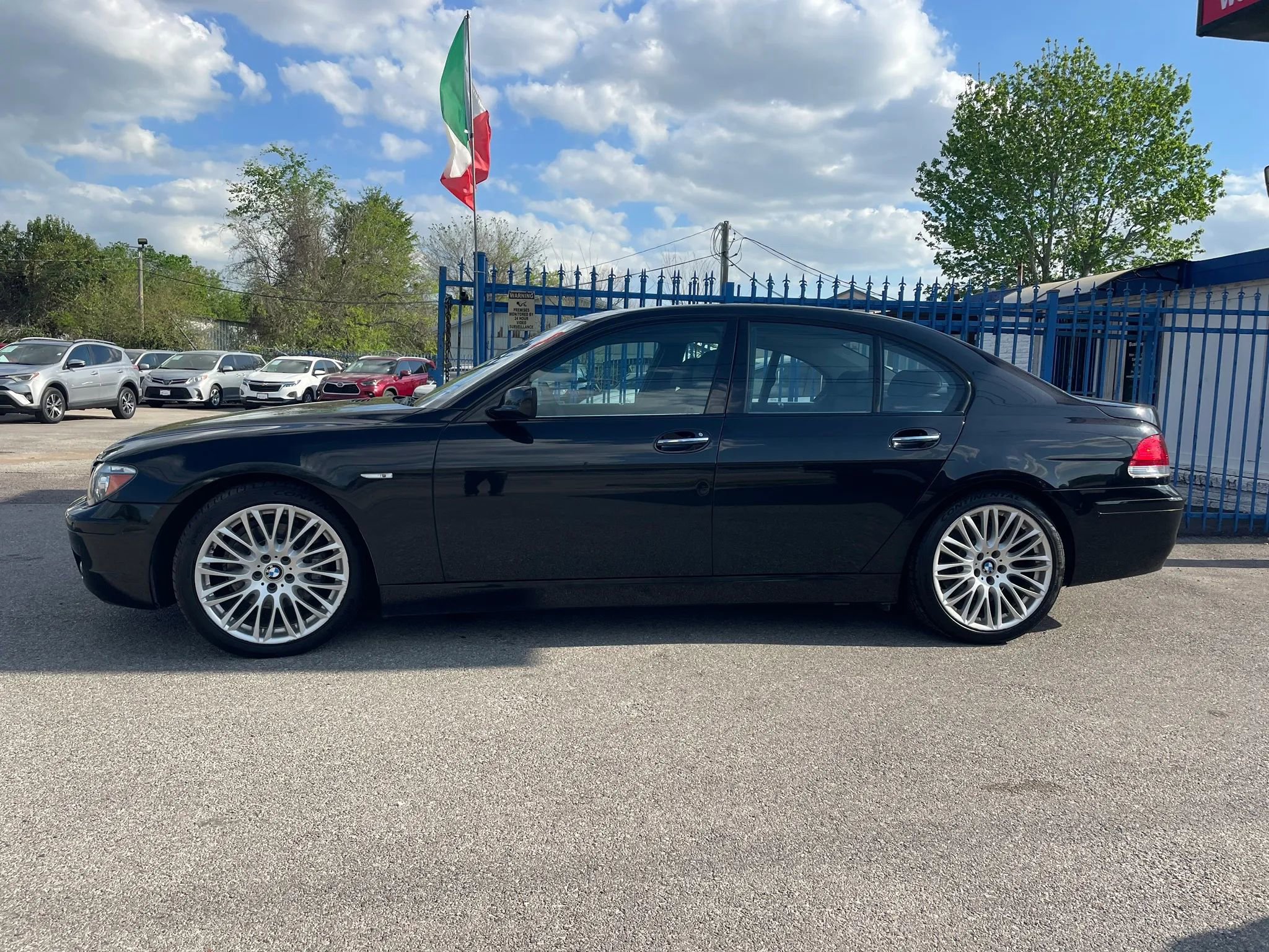 Used 2008 BMW 750i image 2