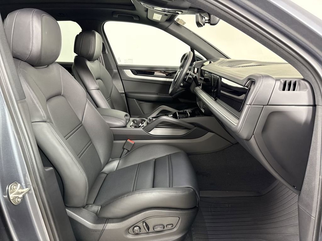 New 2026 Porsche Cayenne S image 23