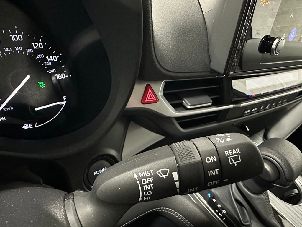 Used 2025 Toyota Sienna LE image 21