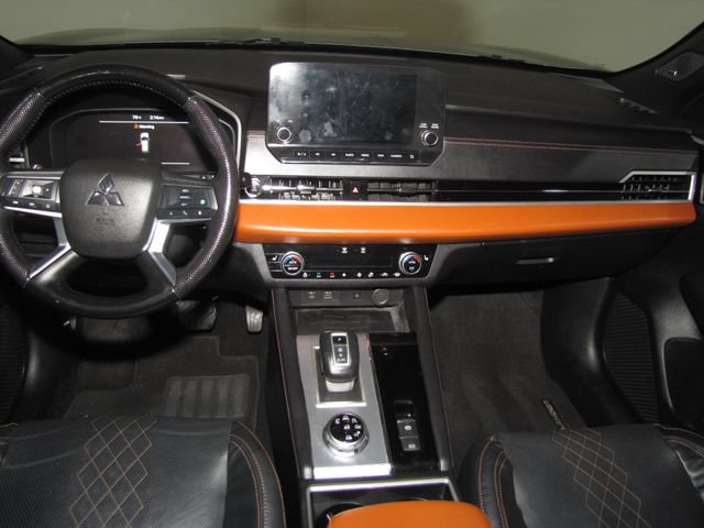 Used 2022 Mitsubishi Outlander SEL AWD/4WD image 15