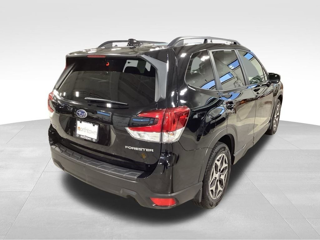 Used 2020 Subaru Forester Premium image 7