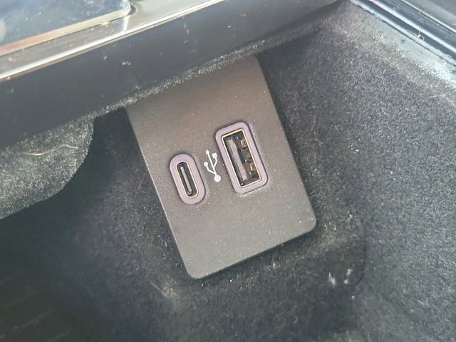 Used 2022 Lincoln Nautilus Reserve w/ Luxury Package image 19